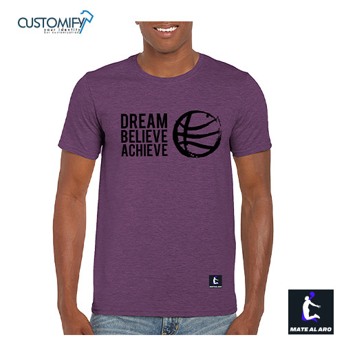 Camiseta Unisex Basketball Dream.Believe.Achieve, Mate Al Aro, color Purple