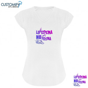 Camiseta MC. técnica multi-deporte estilo manga ranglan. Cuello pico, Mujer Blanco con SLOGAN EL LIPEDEMA NO NOS FRENA